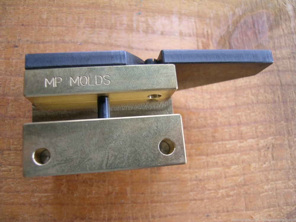 MP Mold 227-640 Brass 4 Cavity Bullet Mold 39Gr FBFN W/Top Punch 22 Hornet-img-2
