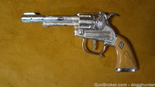Leslie Henry Diamond H Laramie Cap Gun-img-3