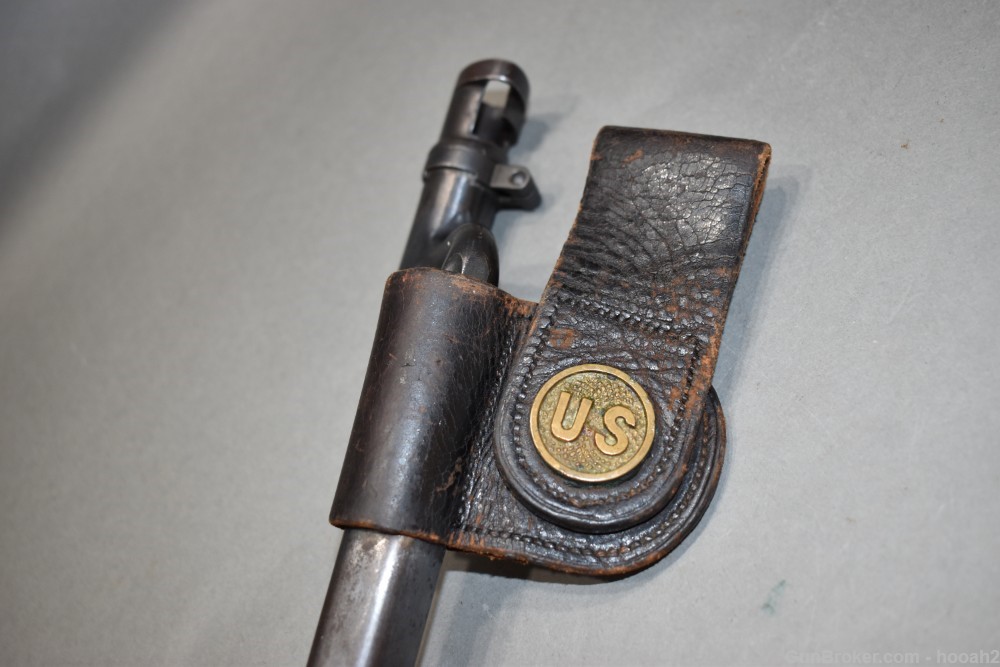 US 1873 Trapdoor Socket Bayonet W Scabbard Frog READ-img-1