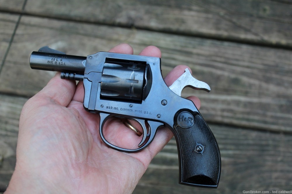 H & R Model 929 .22 revolver  made in 1977 with a 2 1/2 inch barrel !-img-3