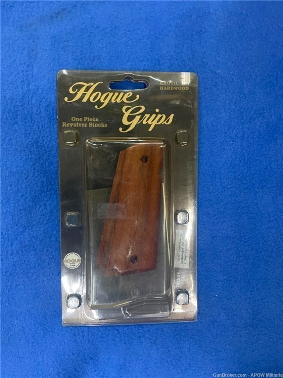 1911 Goverment Model: Smooth Hardwood Grip Panels With Palm Swells-img-0