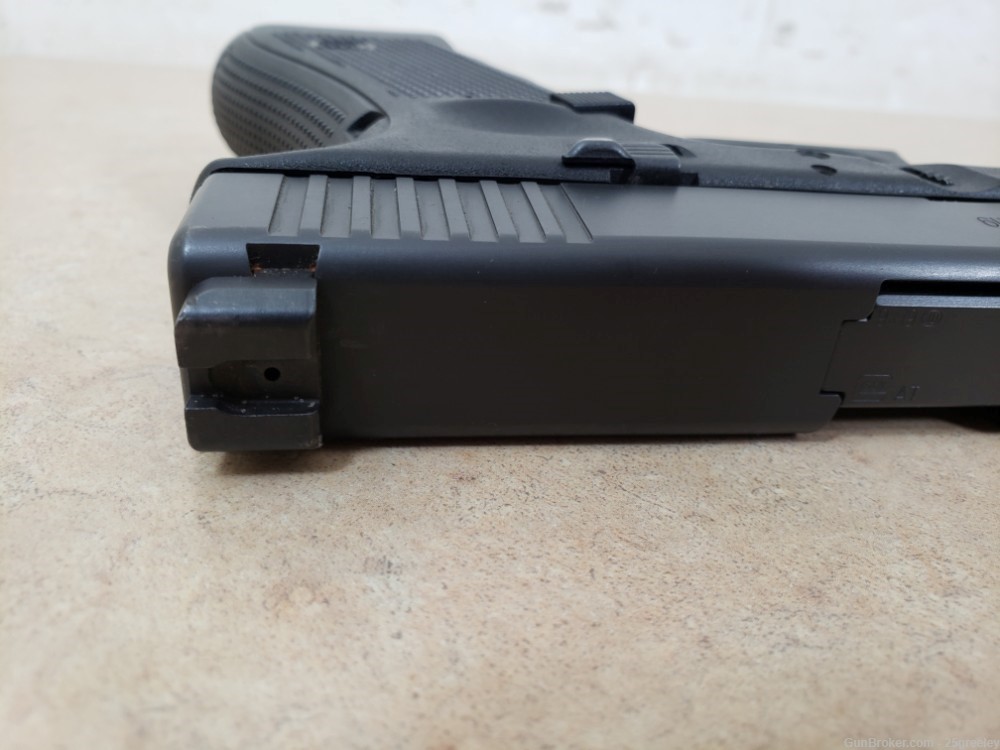 Glock 17 Gen 4 Austria Semi-Auto 9mm Pistol NO Magazine-img-13