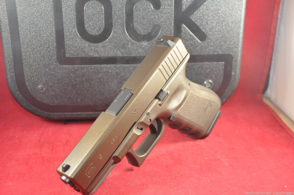Glock UI1950204 G19 Gen3 9MM 15+1 4.0" Midnight Bronze Polymer Frame Slide -img-4