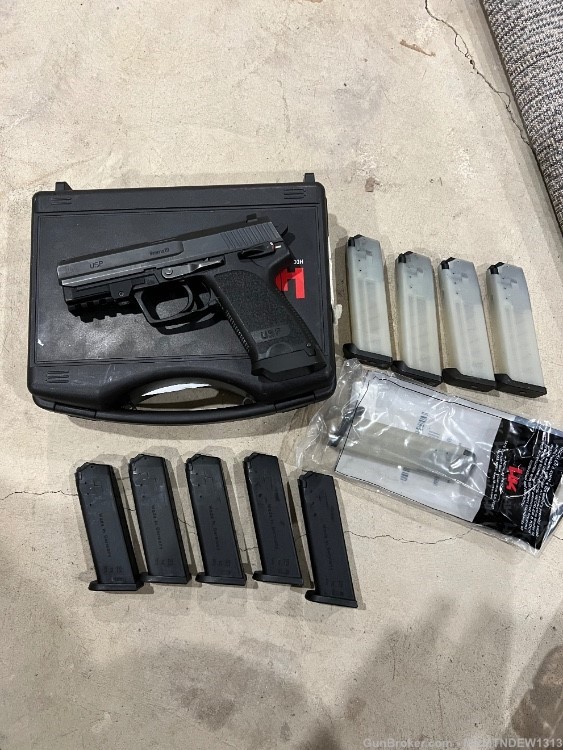 USP 9mm Full Size With Trijicon Night Sights and 10 Magazines-img-0