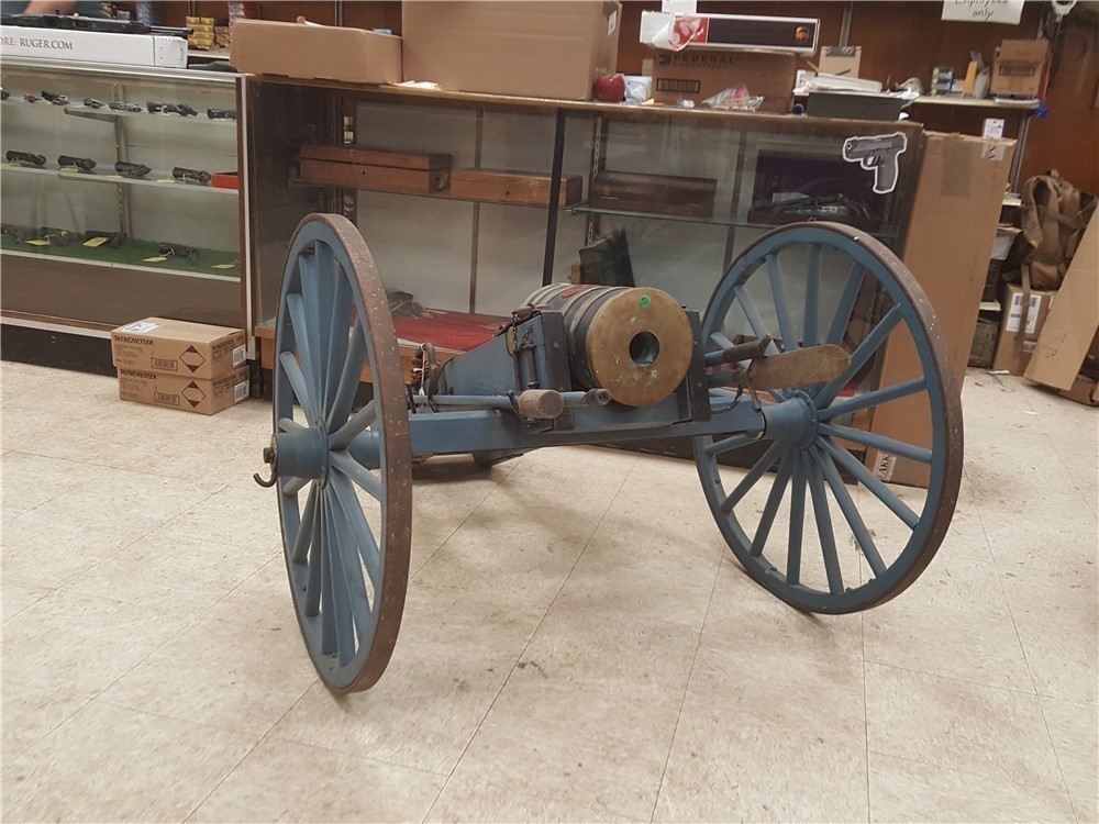 Revolutionary War reproduction Howitzer Cannon and Carriage-img-0
