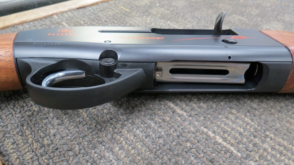 Beretta A300 Outlander 12ga 30" semiauto shotgun with chokes Semi