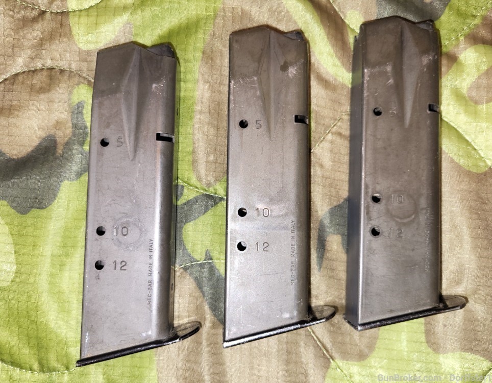 One Sig Sauer P226 .357 / .40 12 Round Magazine Made in Italy-img-0