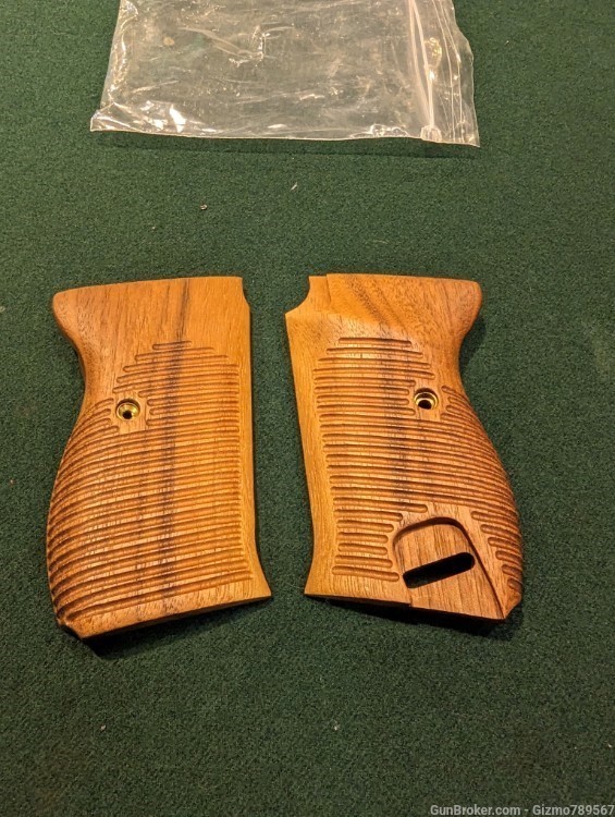New American Walnut Walther P38 P-38 Grips By Altamont -img-0