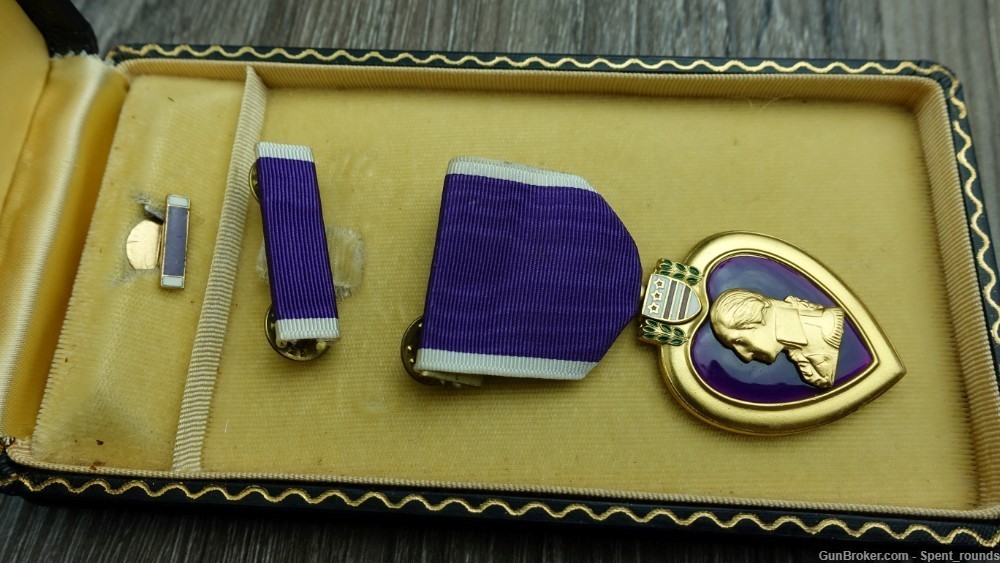 WW2 US Purple Heart medal CASED box badge WWII-img-0