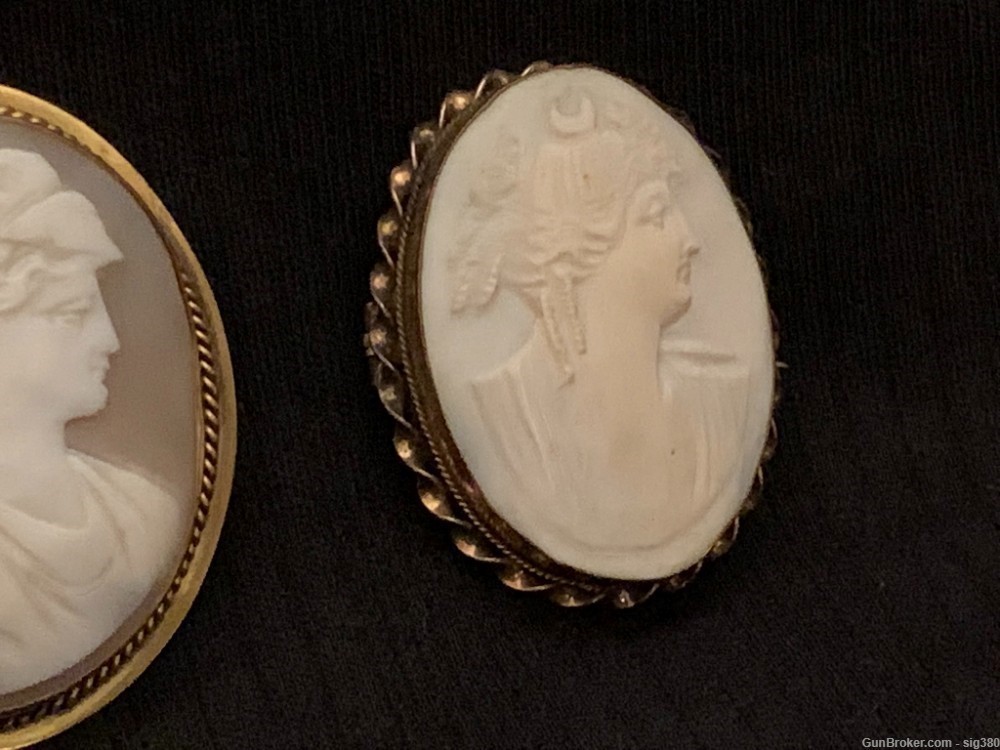2 ANTIQUE VICTORIAN CAMEO BROOCH PINS-img-1