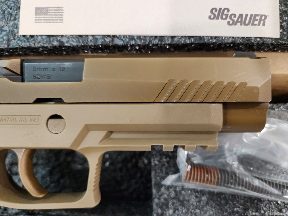 Rare Low Serial Number Authentic Military Surplus Sig Sauer M17 #961-img-15