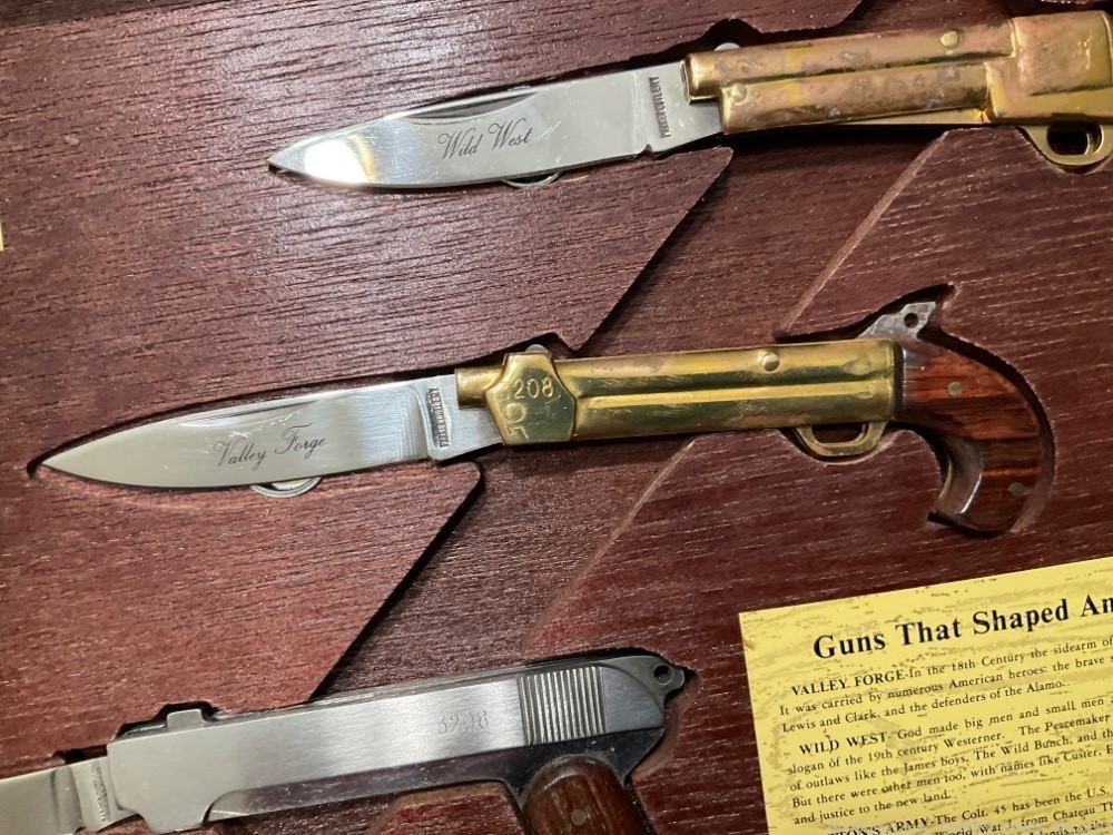 Vintage Parker pocket knife set 3 centuries of guns colt 1911 saa Patton 45-img-3