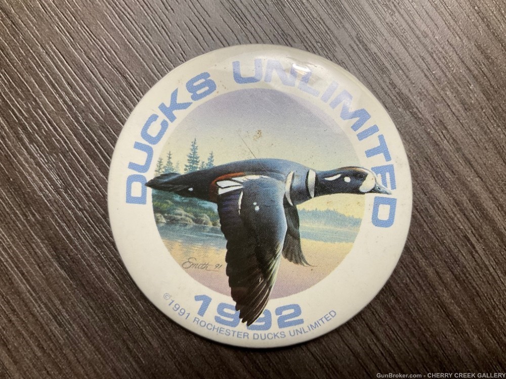 Vintage 1992 ducks unlimited pin button du art duck hunting -img-0