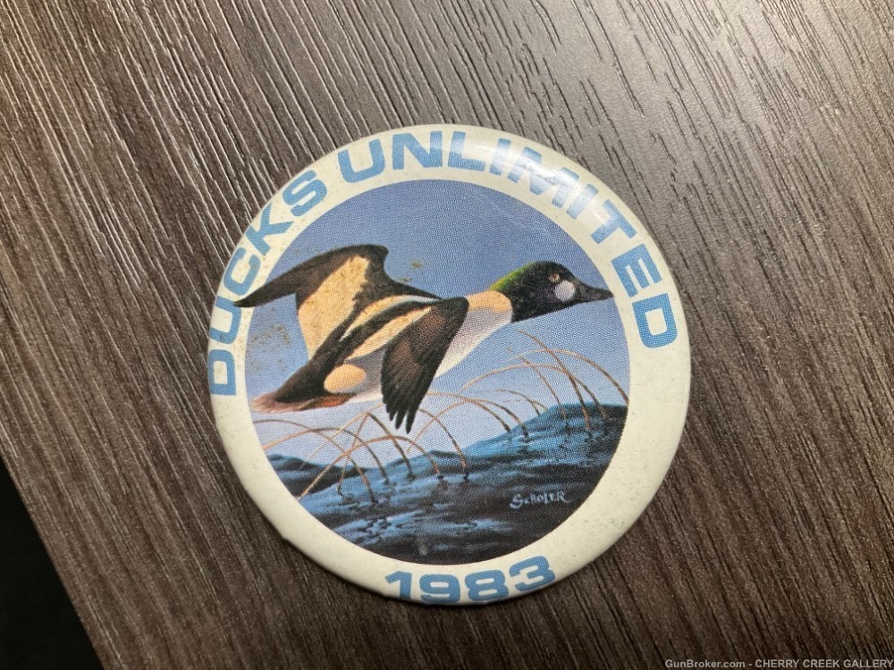 Vintage 1983 ducks unlimited pin button DU art duck hunting -img-0