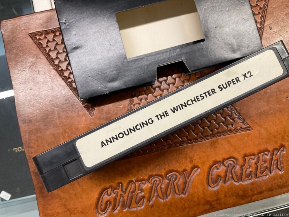 Vintage Winchester super x2 shotgun promo vhs tape rare box -img-1