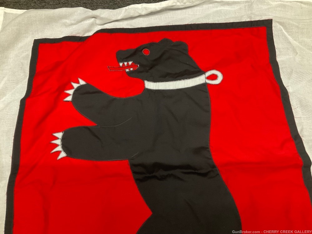 Rare vintage Germany BERLIN swallowtail bear flag high quality no stains -img-8