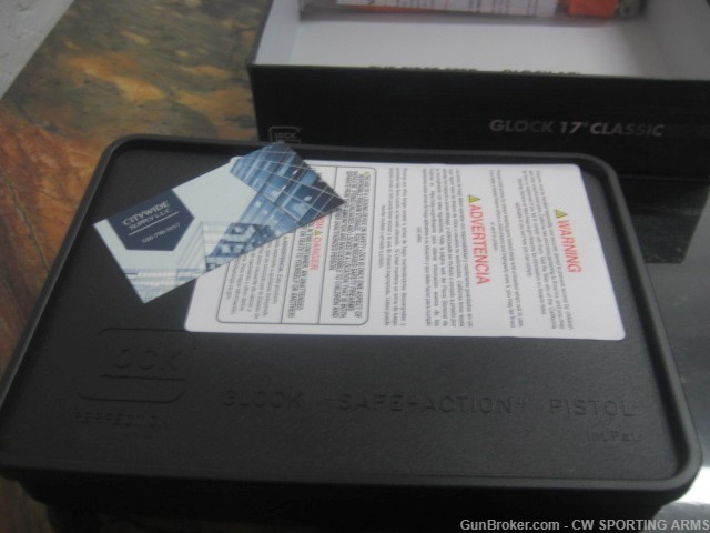 GLOCK 17 Gen 1 Factory Retro Reissue NEW IN BOX RARE COLLECTABLE  9mm -img-9