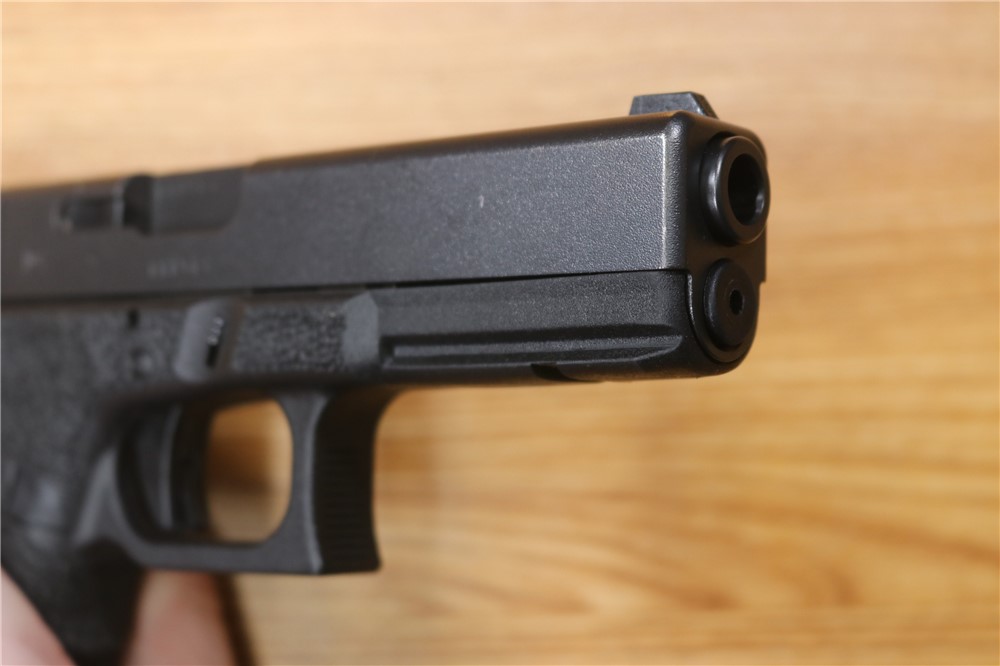Glock 17 Gen 4 9mm 4.5” Barrel Stippled Frame Box 1 Mag-img-8