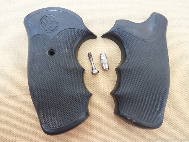 Rossi Model 711 Rubber Revolver Grips + Grip Screw & Alignment Pin-img-0