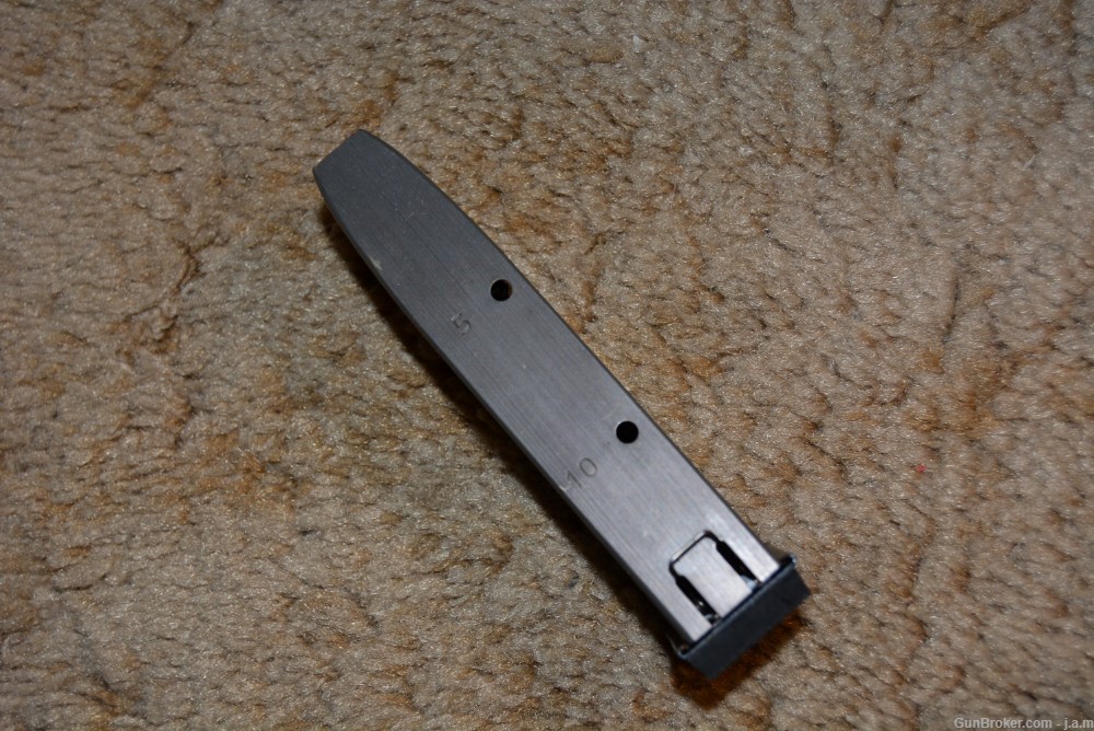 Browning Hi Power .40sw 10rd Magazine with Bumper-img-1