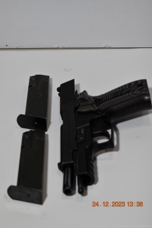 Sig Sauer P226 DAK trigger 9MM with Custom G10 Grips-img-9
