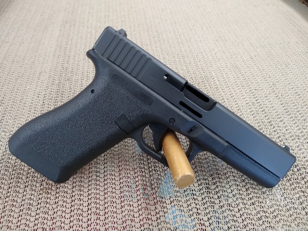 Glock G17 Gen 1 Repro 9mm 2-17rnd Mags New No CC Fee-img-3