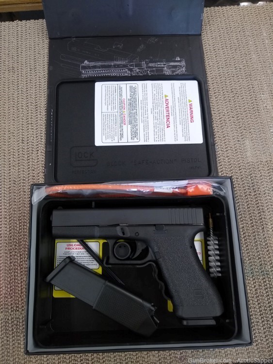Glock G17 Gen 1 Repro 9mm 2-17rnd Mags New No CC Fee-img-0