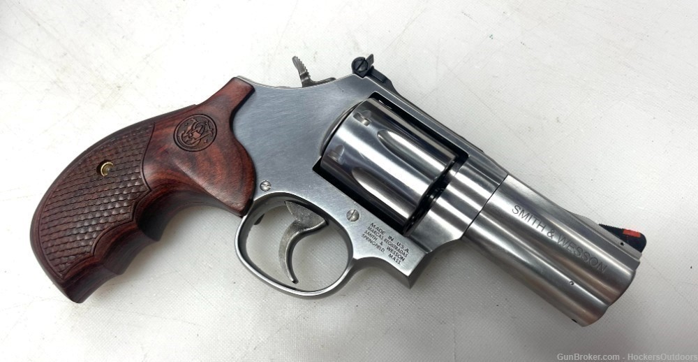 New SMITH & WESSON 686 PLUS + DELUXE 357 MAG 3" SS 150713 -img-1