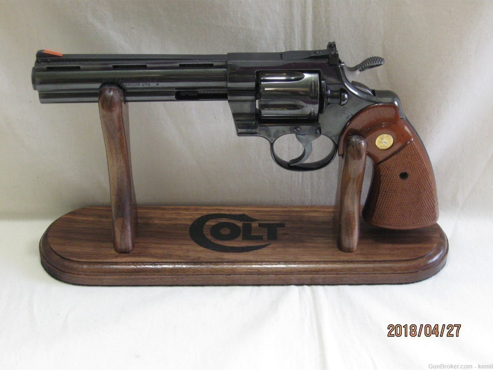 Colt Python 6  inch gun stand-img-0