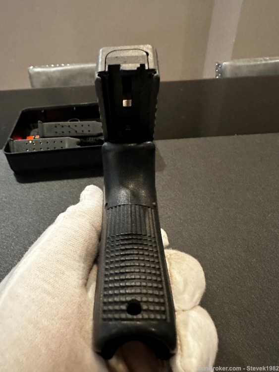 Gen 2 Glock 19 DV 1988 Tupperware Manual Preban Austrian Proofed PAPERWORK-img-8