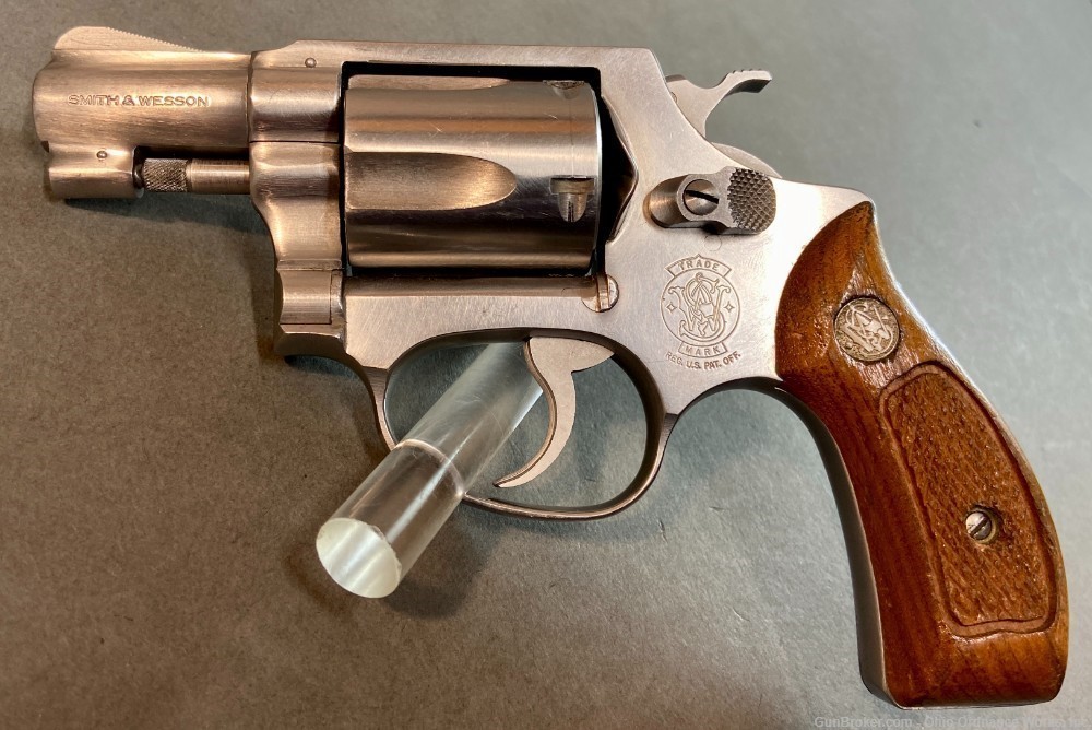 Smith & Wesson S&W Model 60 Chief's Special Snub Nose Revolver-img-1