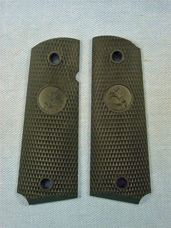 Colt 1911 Govt Black Rubber Grips with Colt Logo-img-0