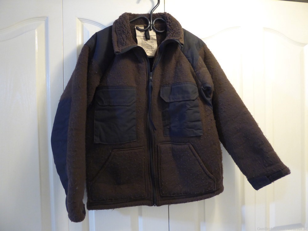 US Mil. Polyester Fiber Pile Cold Weather “Bear” Shirt Jacket sz. Med.-img-0