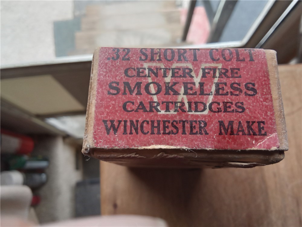 VINTAGE WINCHESTER 32 SHORT COLT CENTER FIRE SMOKELESS CARTRIDGES-img-1