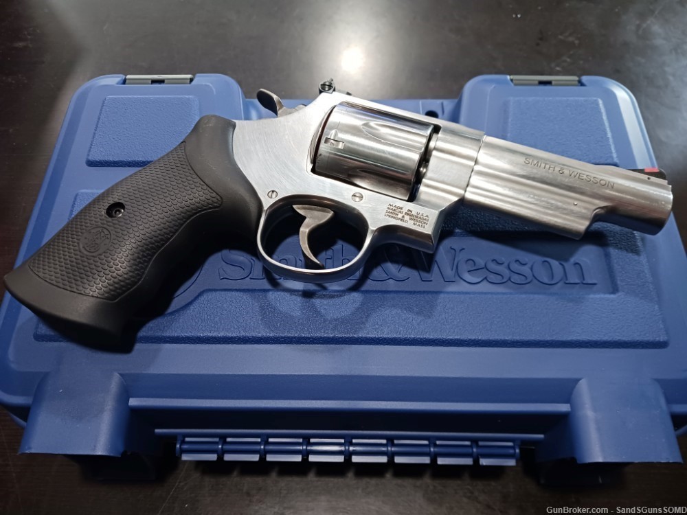 SMITH & WESSON 629 44 MAGNUM 4" Stainless Double Action Revolver -img-3