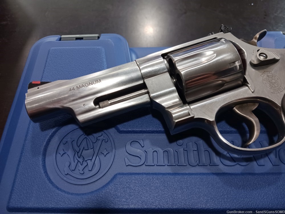 SMITH & WESSON 629 44 MAGNUM 4" Stainless Double Action Revolver -img-2
