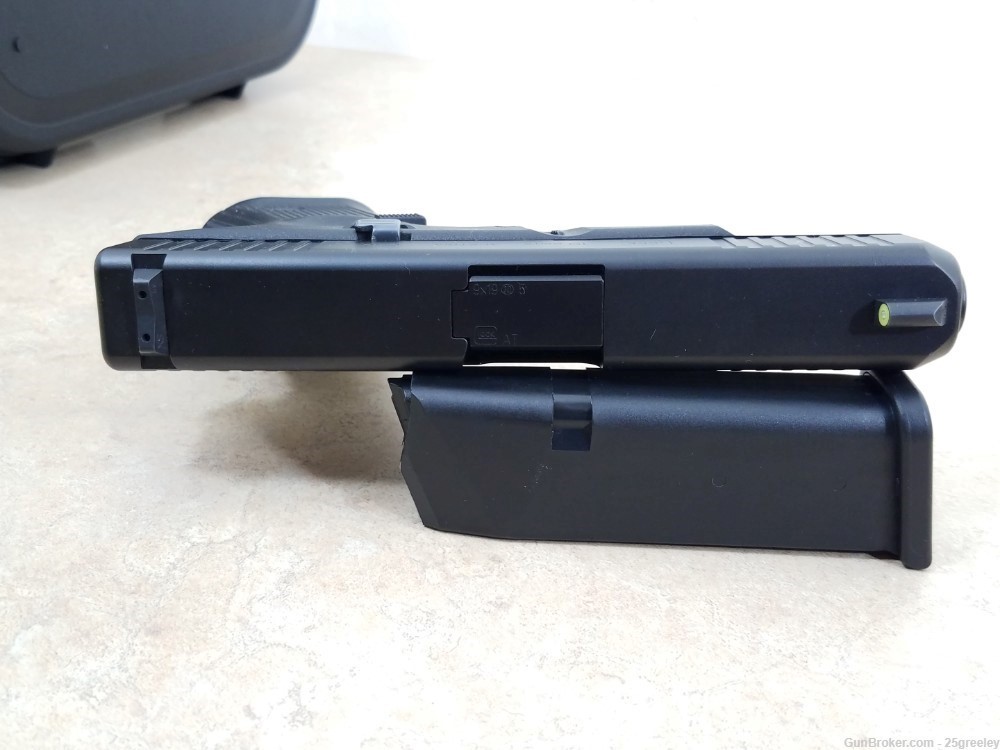 Glock 19 Gen 5 Austria 9mm Semi-Auto Pistol with XS Sights, 2 Magazines-img-17