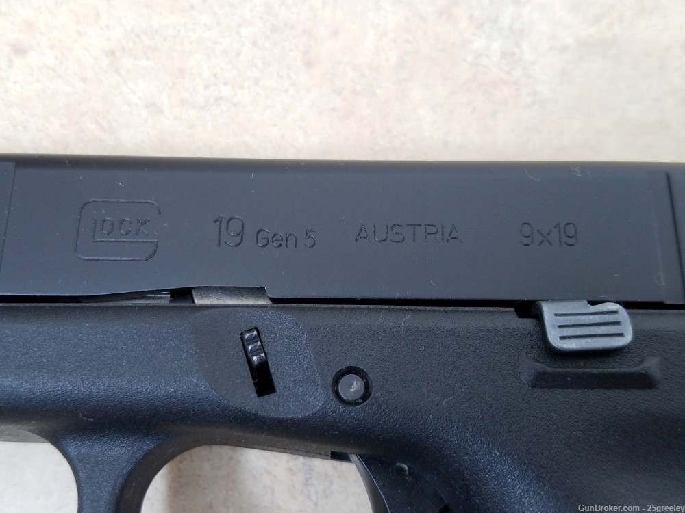 Glock 19 Gen 5 Austria 9mm Semi-Auto Pistol with XS Sights, 2 Magazines-img-5