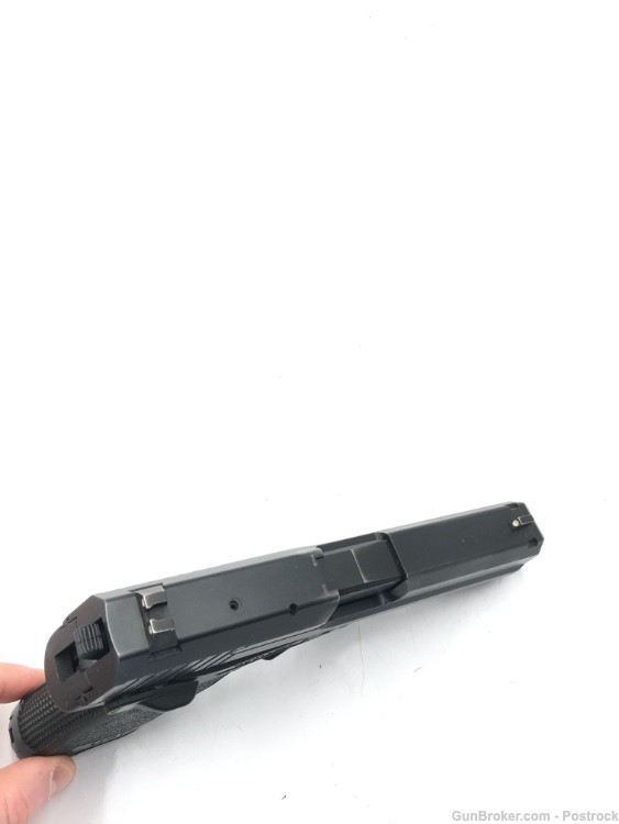 Heckler & Koch / H&K USP 45acp Pistol AG Code with one 12 round magazine-img-4