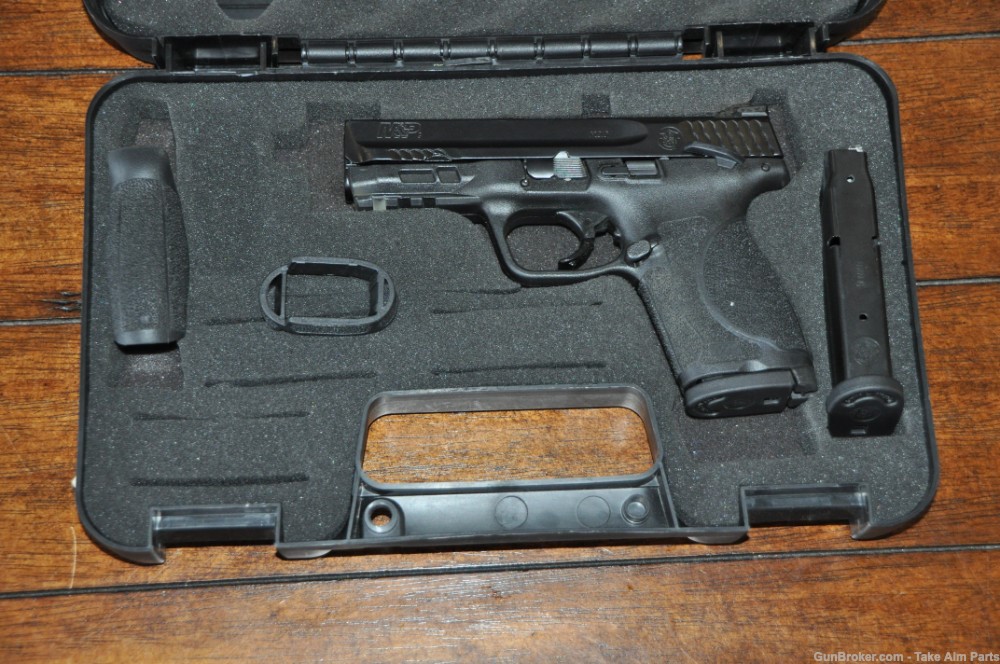 Smith & Wesson M&P9 M2.0 Compact 15rnd Pistol w/ Factory Box-img-27