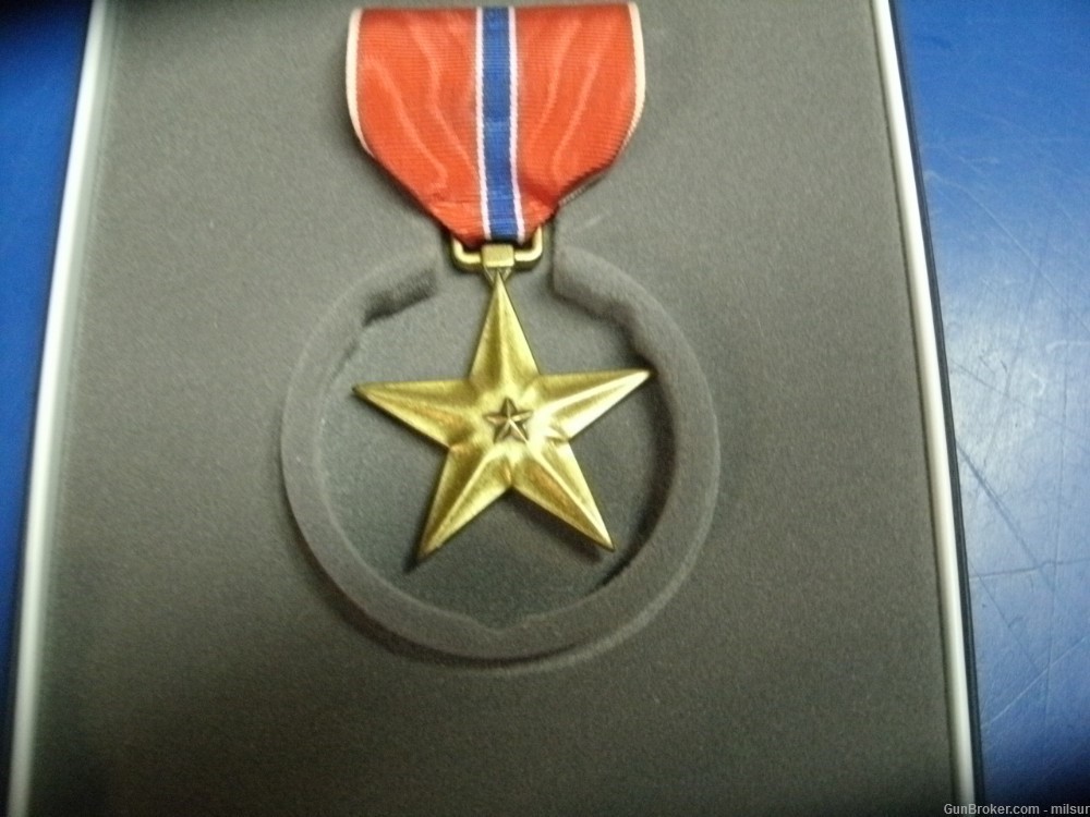 BRONZE  STAR WITH CASE-img-4