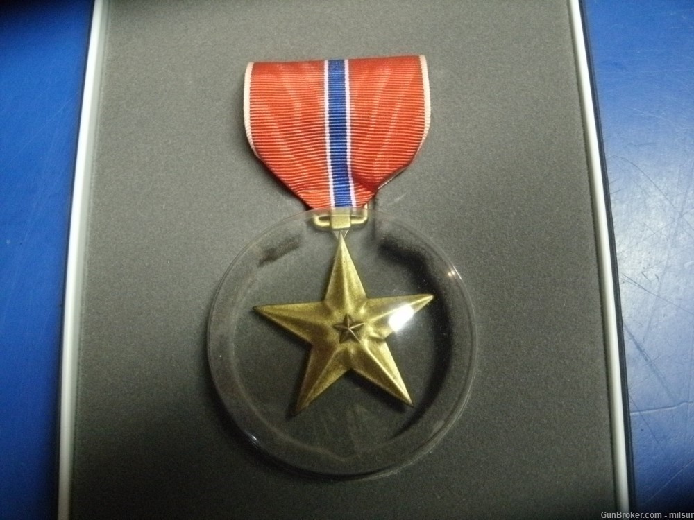 BRONZE  STAR WITH CASE-img-3