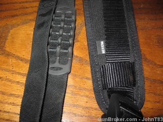 Black nylon padded hunting sling with swivels-img-3