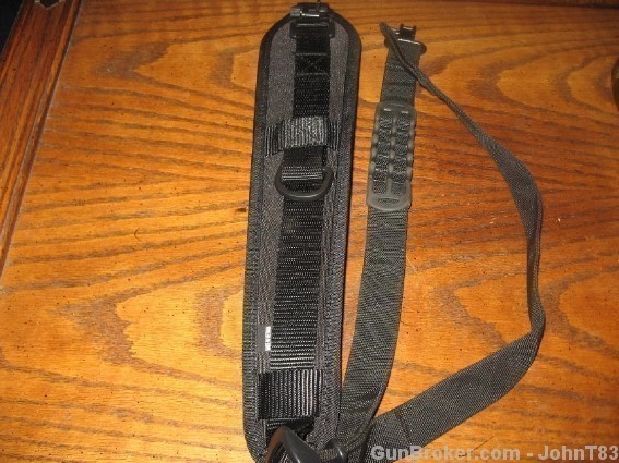 Black nylon padded hunting sling with swivels-img-0