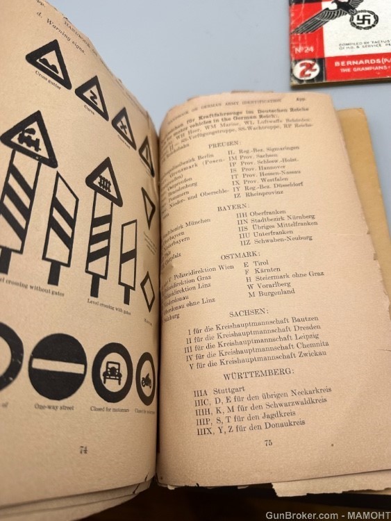 WW2 US Army Books on German Army Uniforms Intelligence data Badges ID 1943-img-11