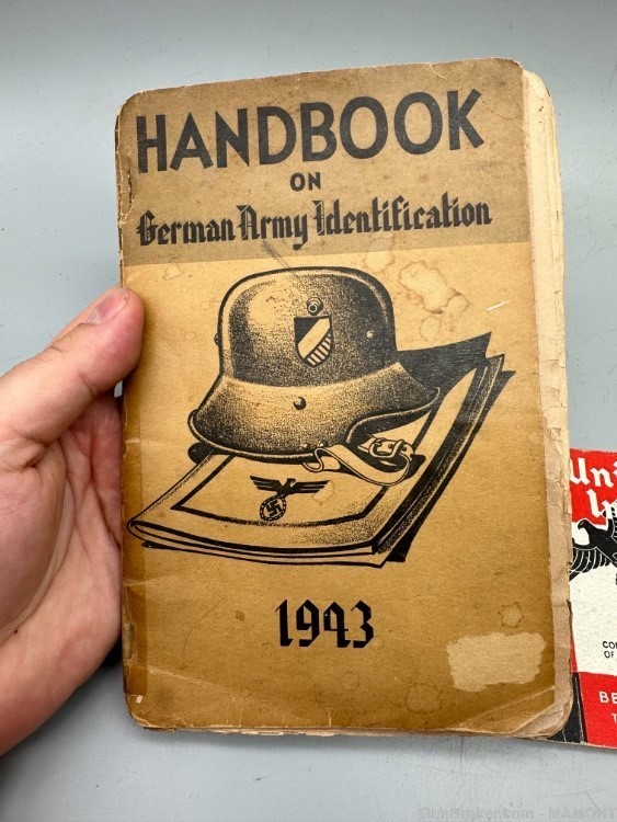 WW2 US Army Books on German Army Uniforms Intelligence data Badges ID 1943-img-1