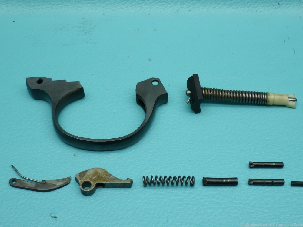 H&R 900 .22 S,L,LR 6"bbl Revolver Repair Parts Kit MFG 1966-img-1
