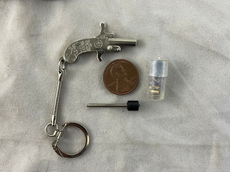 Vintage 2mm Pinfire Berloque Pistol Keychain With Blanks-img-1