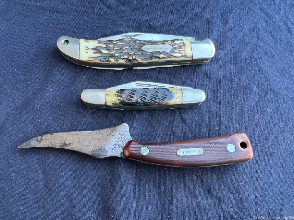 COLLECTION OF 3 KNIVES, SCHRADE & FROST-img-0