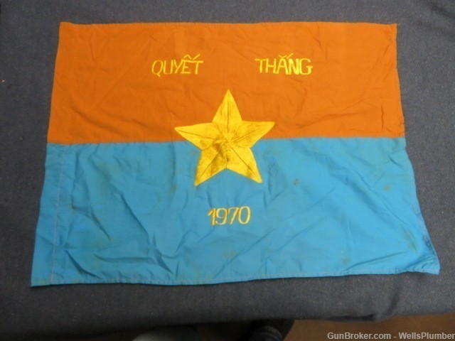 VIETNAM WAR VIET CONG STYLE VICTORY FLAG QUYET THANG 1970 NICE DISPLAY SIZE-img-0
